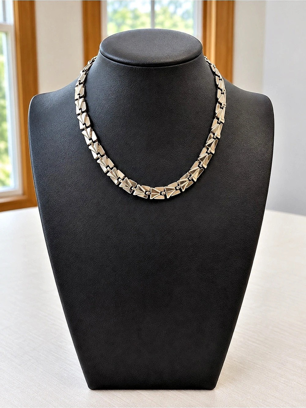 Vintage Silver Tone Geometric Bow Link Choker Necklace 15” Statement Retro Jewel